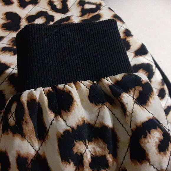 Leopard Lightweight Quilted Bomber Jacket Brown Tan Cream Forever 21 Small - Picture 3 of 6